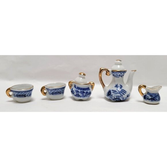 Vintage 7 Piece Miniature Blue Willow Hand Painted Porcelain Tea Set - Picture 4 of 7